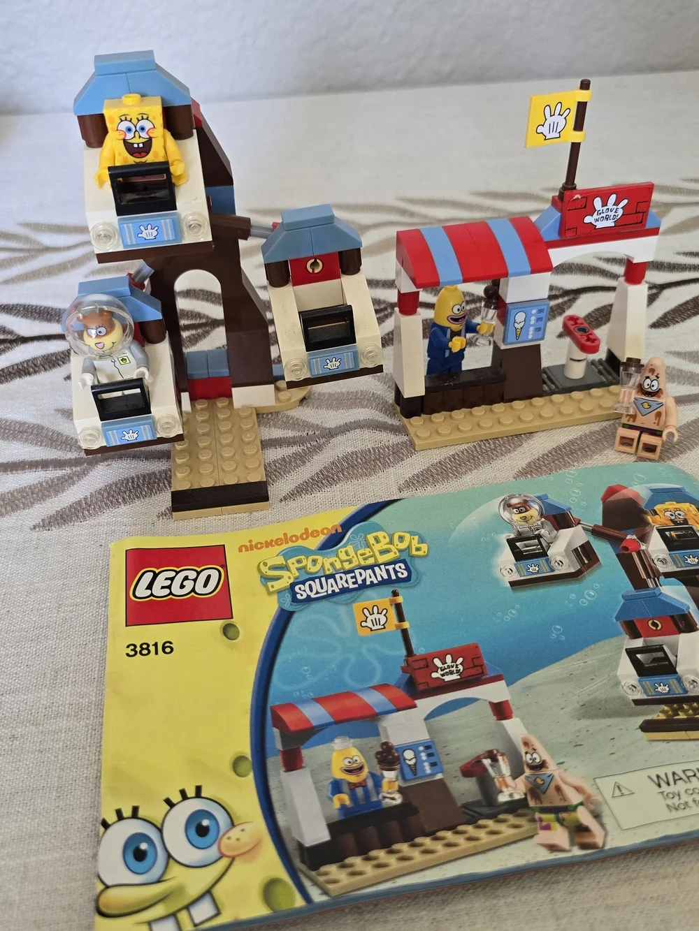 LEGO SpongeBob SquarePants Glove World Set 3816